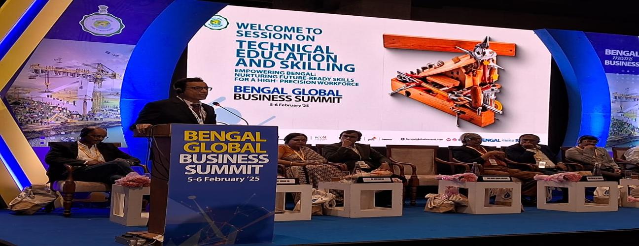 Shri Anoop Kumar Agrawal, IAS, Additional Chief Secretary of the Technical Education, Training & Skill Development (TET&SD) Department, delivering the welcome address at the "Technical Education and Skilling" session of BGBS 2025.